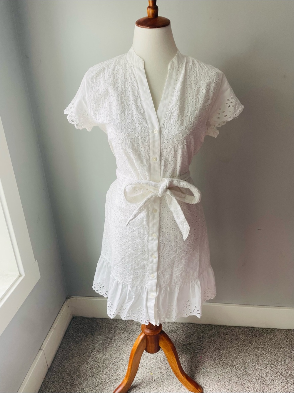 Untuckit White Eyelet Button-Front Tie Farrah Dress